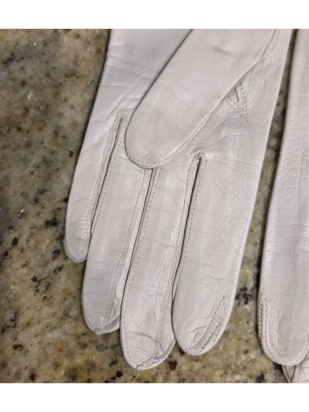 Vintage Womens Size XS S Gray Sof Leather Formal Gloves Wrist Pearly Button